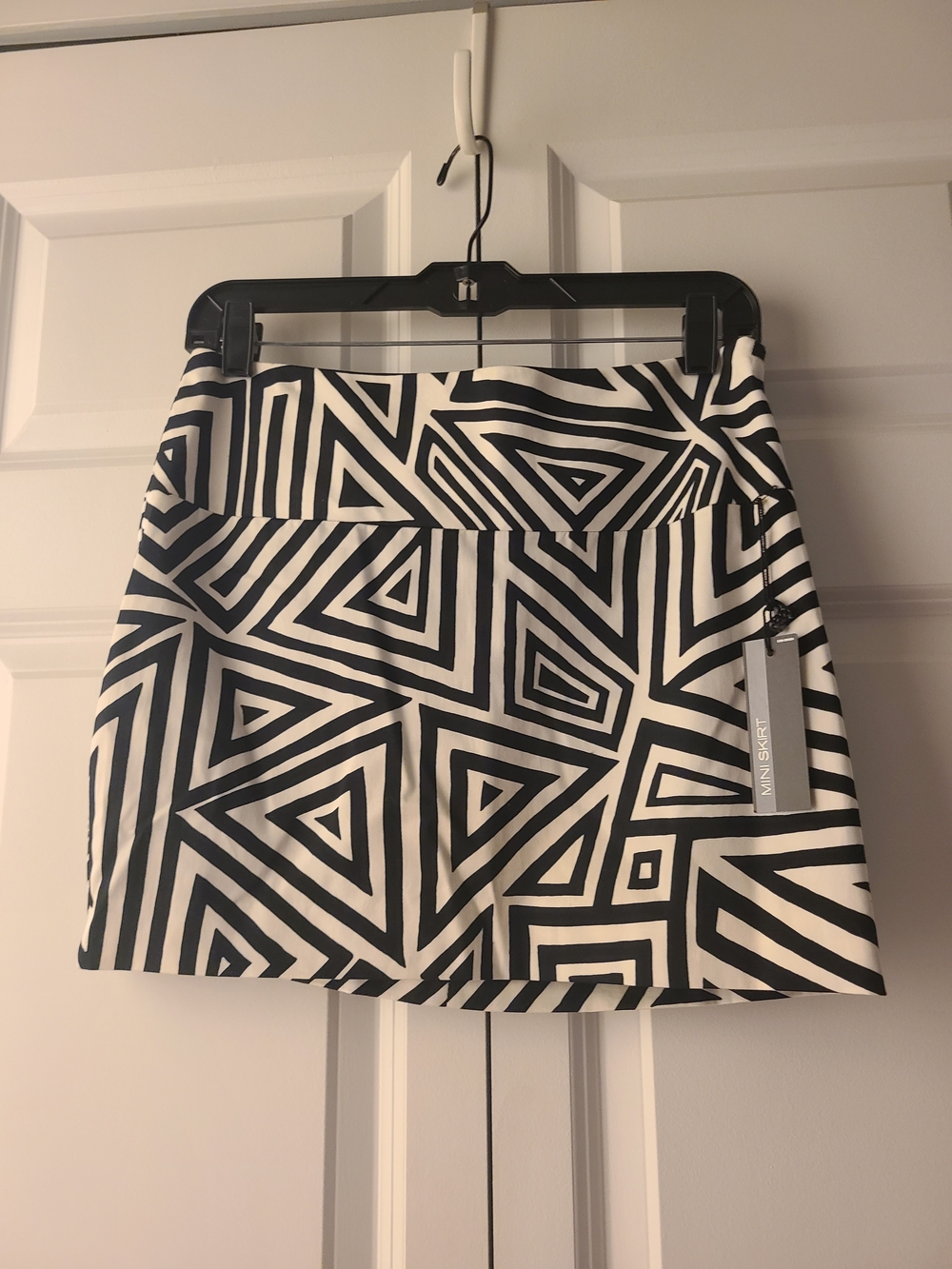 Express Geometric Print Mini Skirt Size 2 NWT - Picture 2 of 7